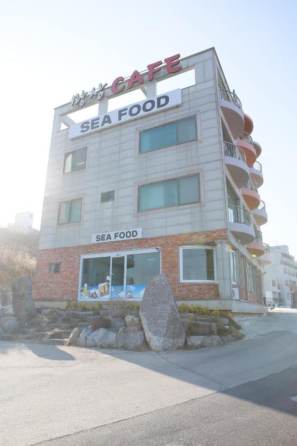 Hotel Mangsang Beach Pension Gangneung Exterior foto