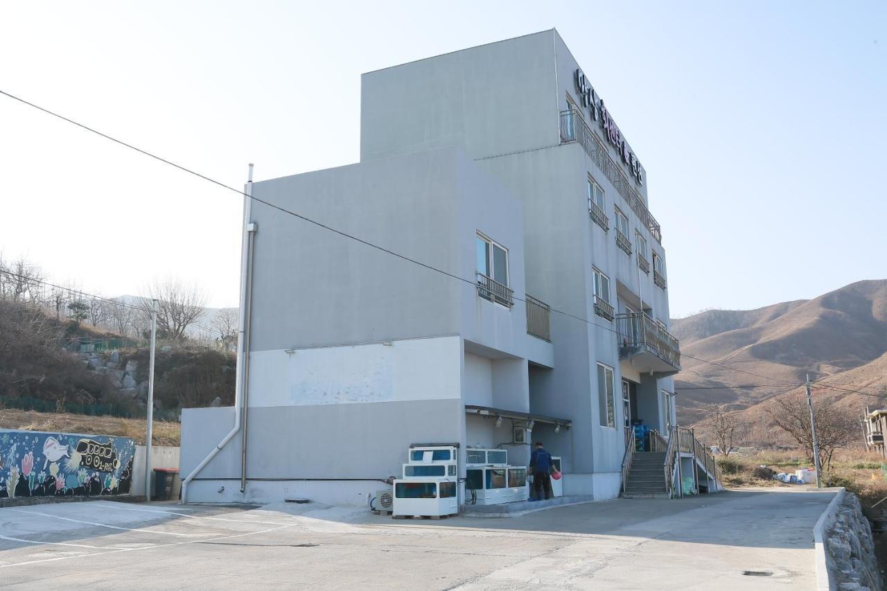 Hotel Mangsang Beach Pension Gangneung Exterior foto